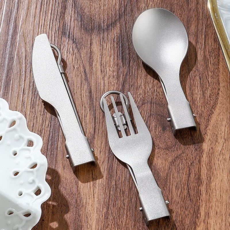 طقم أدوات طعام قابل للطي من ال - مراجعة Camping Cooking Cutlery Set وسعره